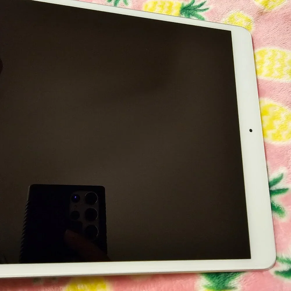 Apple iPad Air 3 3rd Gen 64GB Silver Wifi Tablet w/ Accessories Works